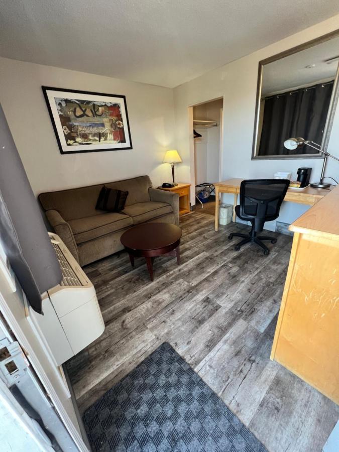 Thriftlodge Saskatoon Esterno foto