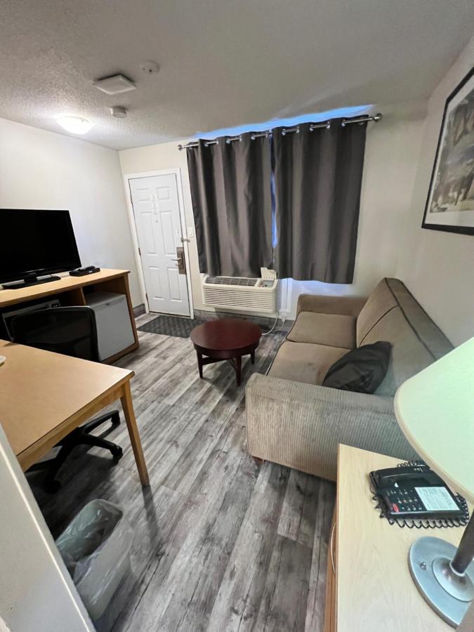 Thriftlodge Saskatoon Esterno foto