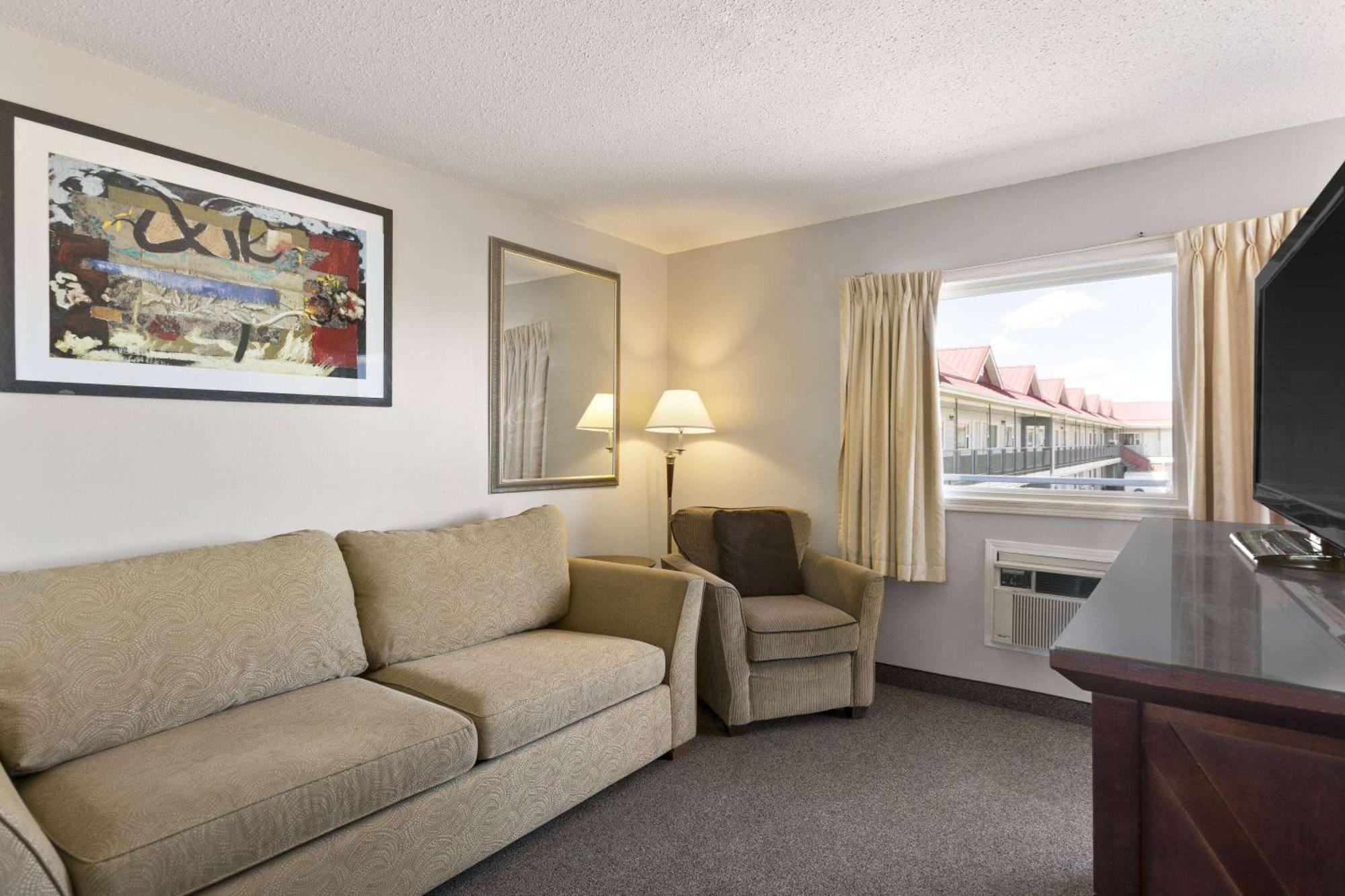 Thriftlodge Saskatoon Esterno foto