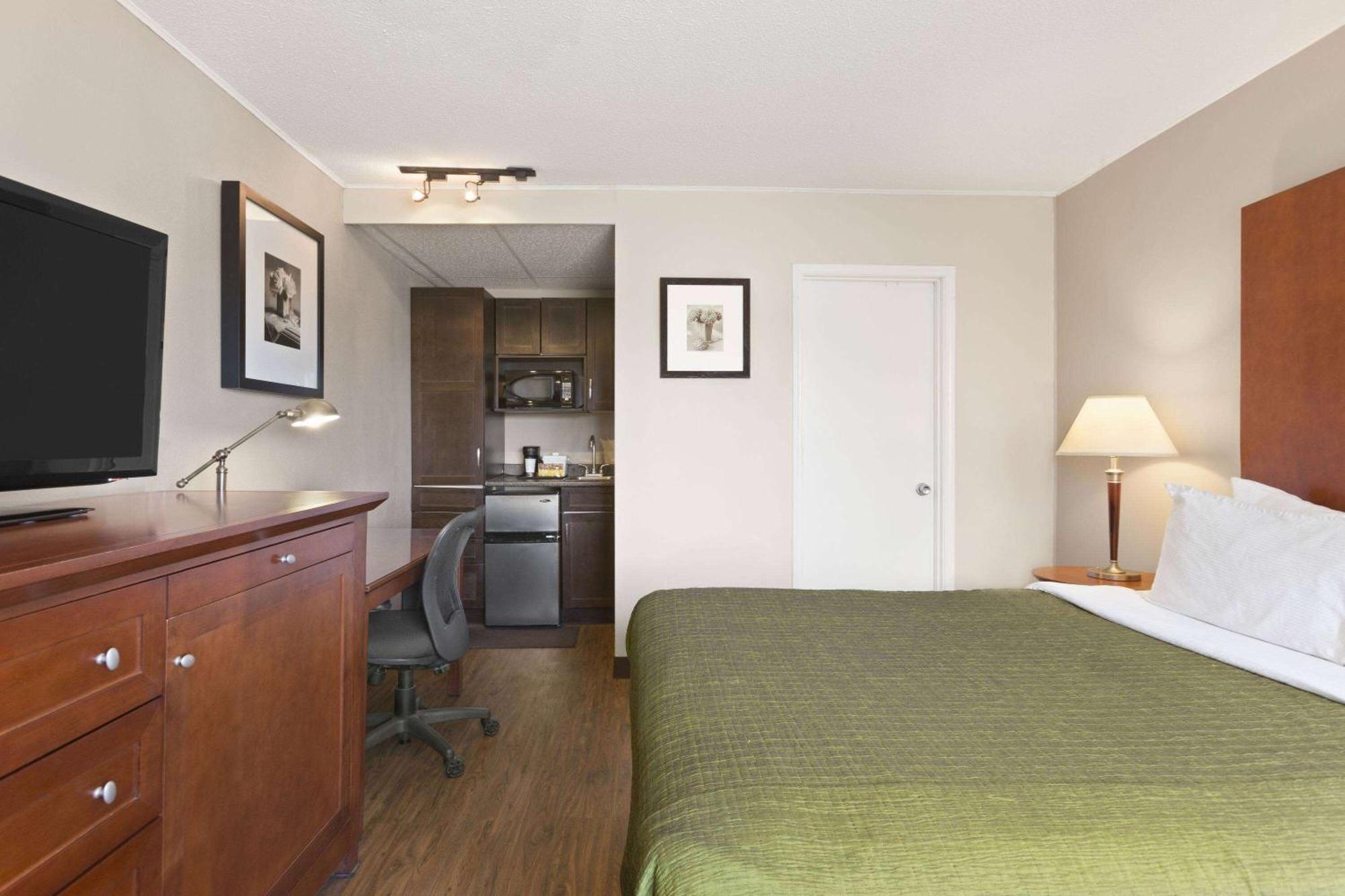 Thriftlodge Saskatoon Esterno foto